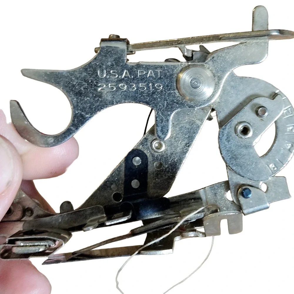 VTG‎ Lot Singer & Greist Ruffler Foot Sewing Machine Attachment in Brother Tin